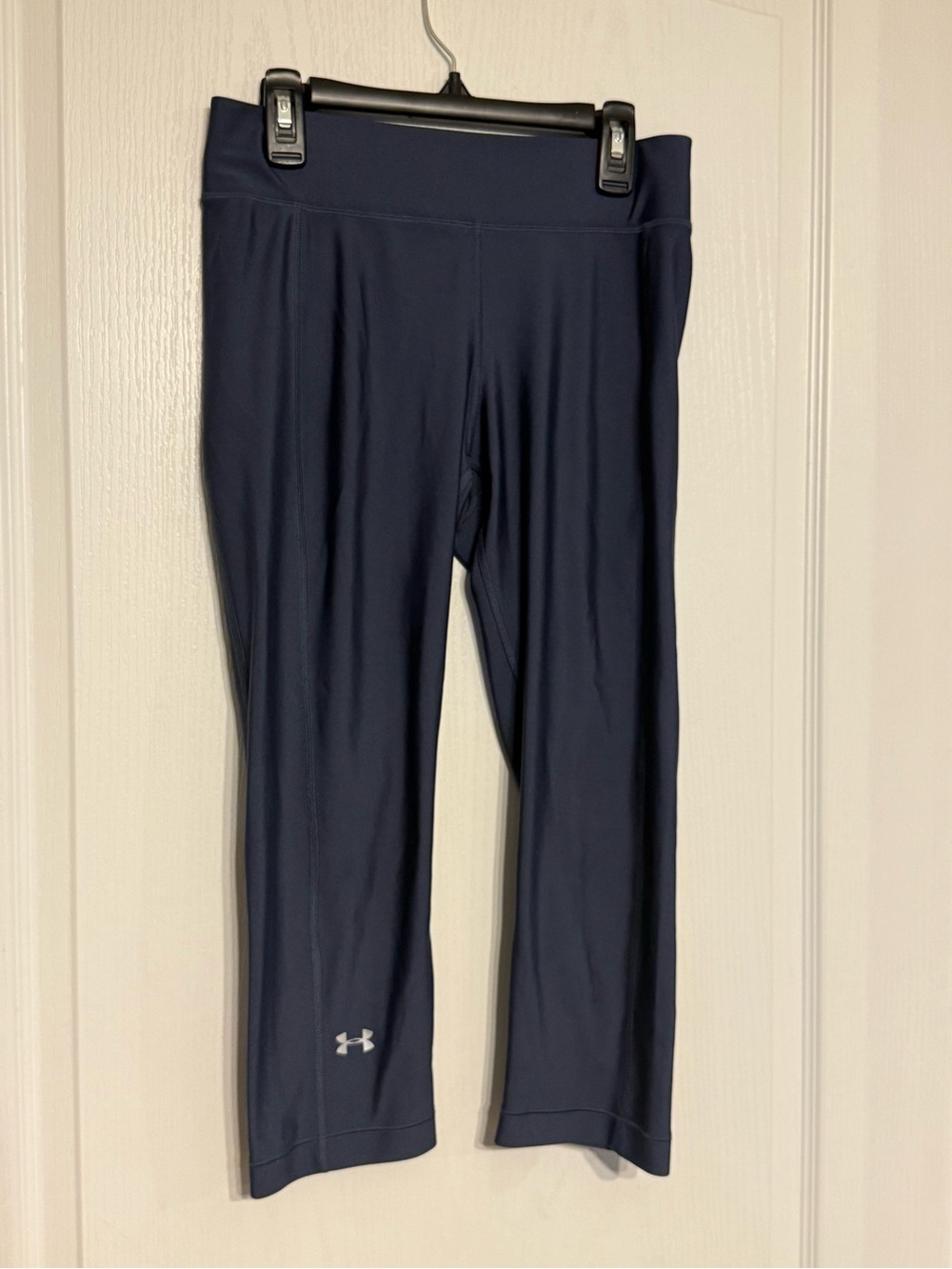 Under Armour Women's Dark Gray Cropped Leggings